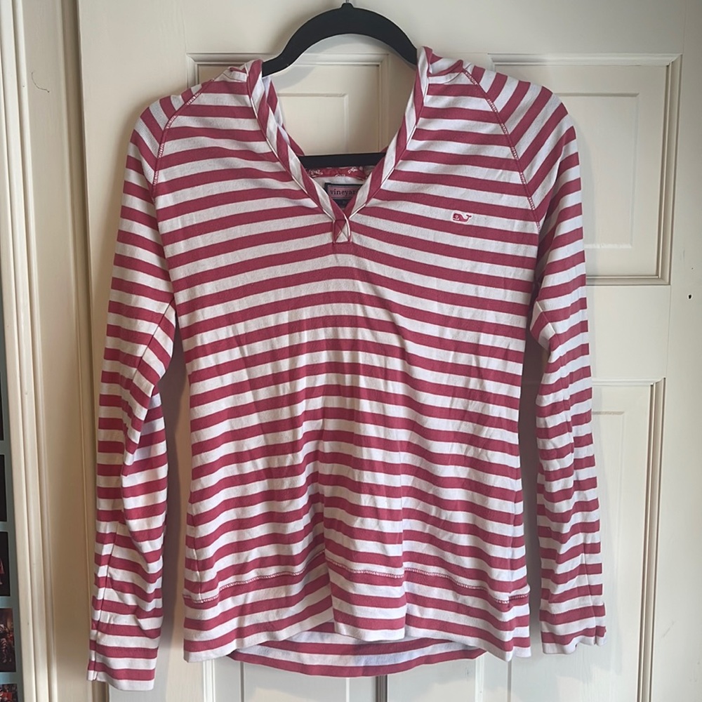 Vintage Vineyard Vines Hooded Shirt!!
